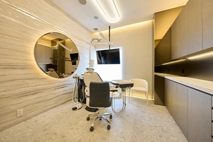 清潔感のある完全個室の診療室